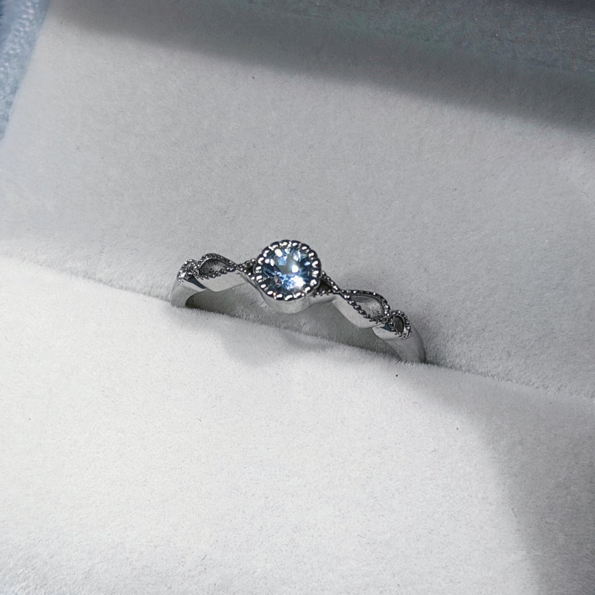Swell Infinity Ring (Bezel)